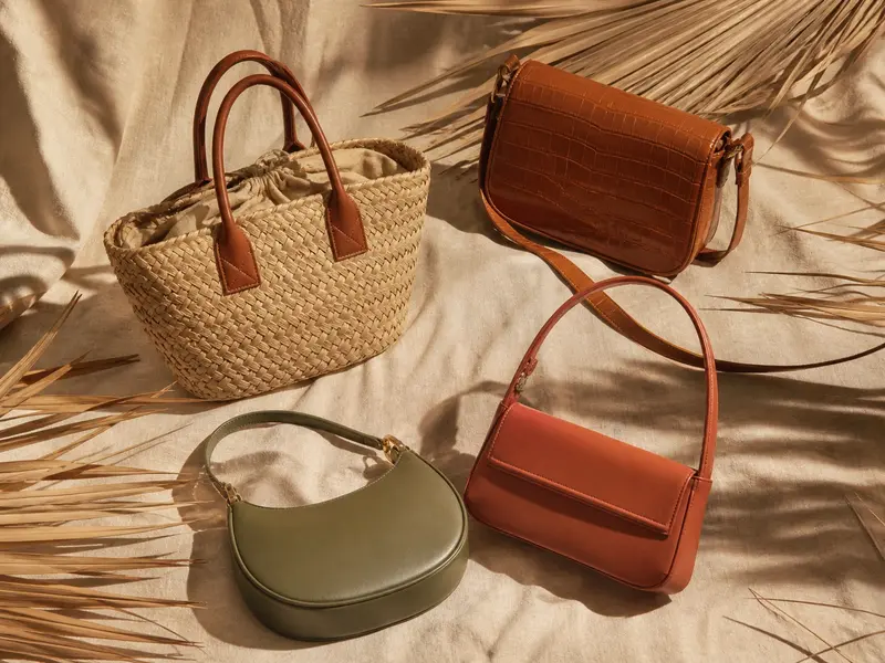 Trends 2026: Misako Taschen in Raffia, Krokoprägung und Erdtönen
